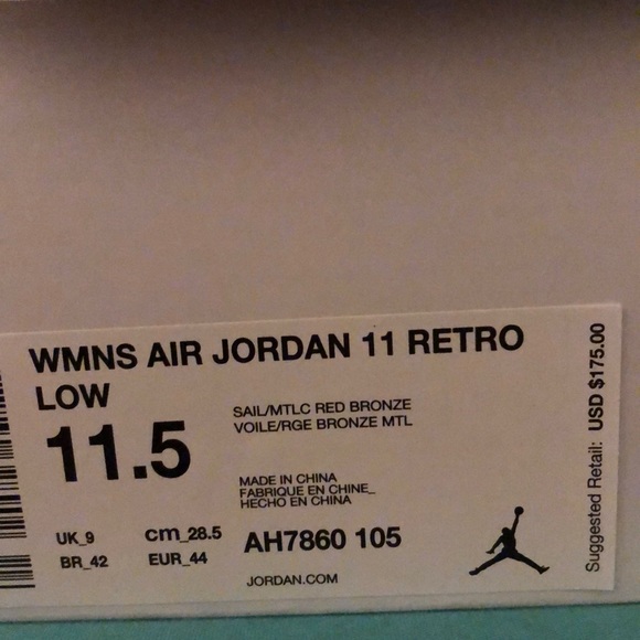 Barely NEW WMNS AIR JORDAN 11 RETRO- Rose Gold - Picture 4 of 4